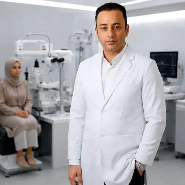 دکتر محمدصادق حق‌پرست، جراح و متخصص چشم‌پزشکی