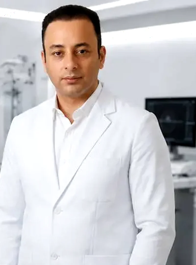 دکتر محمدصادق حق‌پرست، جراح و متخصص چشم‌پزشکی