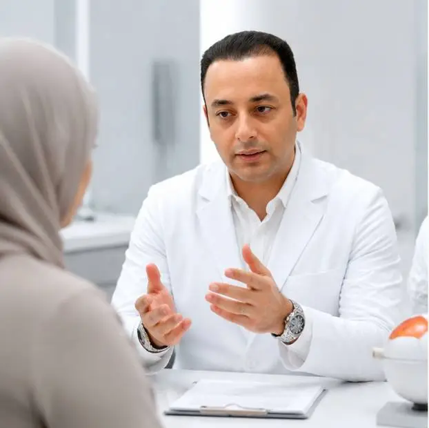 مشاوره تخصصی پزشک با بیمار